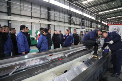 強(qiáng)化產(chǎn)品知識儲備 助力市場開拓能力 星火機(jī)床公司組織銷售員開展產(chǎn)品知識培訓(xùn)