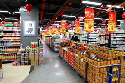 超市貨物供應量充足。玉樹州委宣傳部供圖